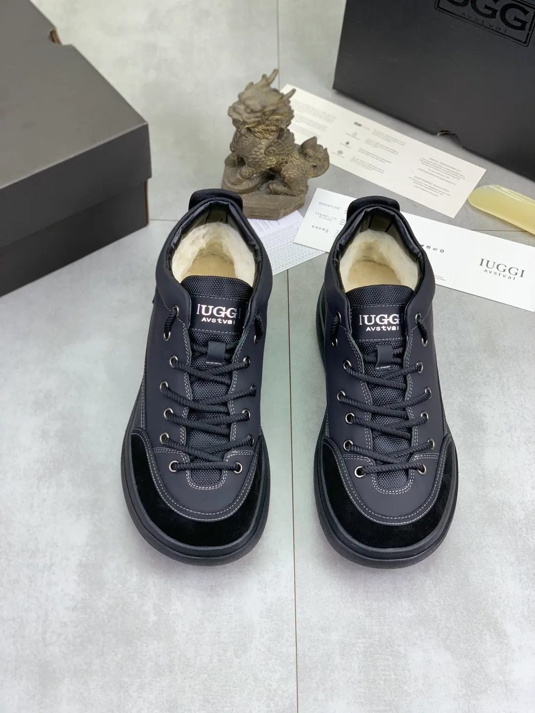 Men's shoes 💰P640 New arrival 🆕🆕🆕 IUGGI Latest fashion products Super cool new thick-soled bread shoes Outdoor sports shoes non-slip and shock-absorbing Ultra-light first-layer cowhide Wear-resistant and stain-resistant Fine texture Australian imported wool lining Comfortable and soft Breathable and non-smelly feet Model: 669-01 Size: 39-44